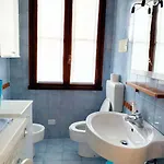 Oleandro Villa *