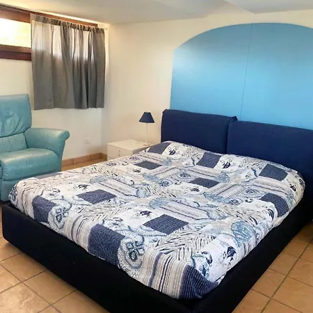Oleandro Villa *